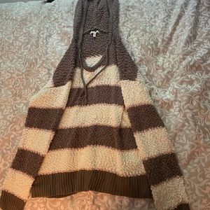 Long sleeve hoodie. Size: S